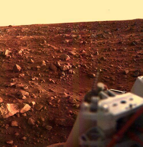 NASAの火星探査機「バイキング1号」の着陸機が撮影した着陸地点周辺の様子