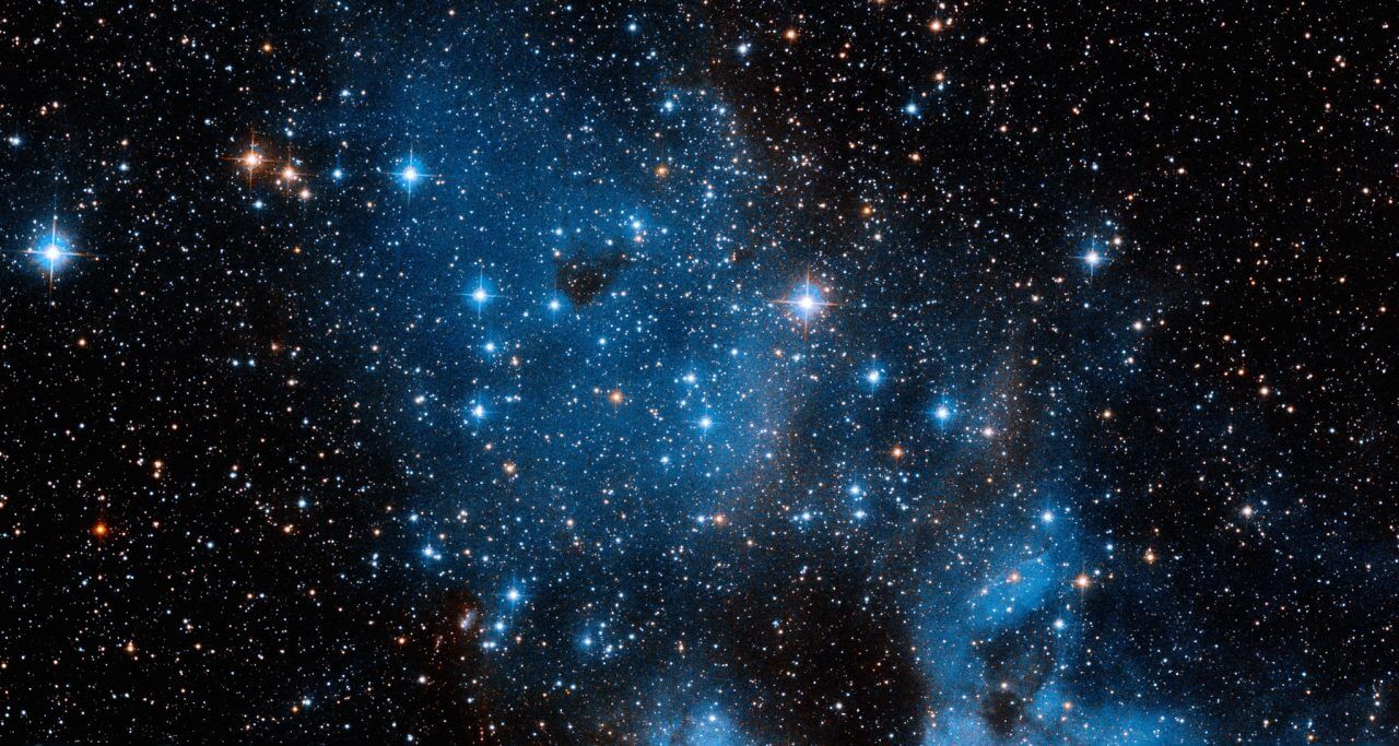 【▲ ハッブル宇宙望遠鏡で撮影された散開星団「NGC 1858」（Credit: NASA, ESA and G. Gilmore (University of Cambridge); Processing: Gladys Kober (NASA/Catholic University of America)）】
