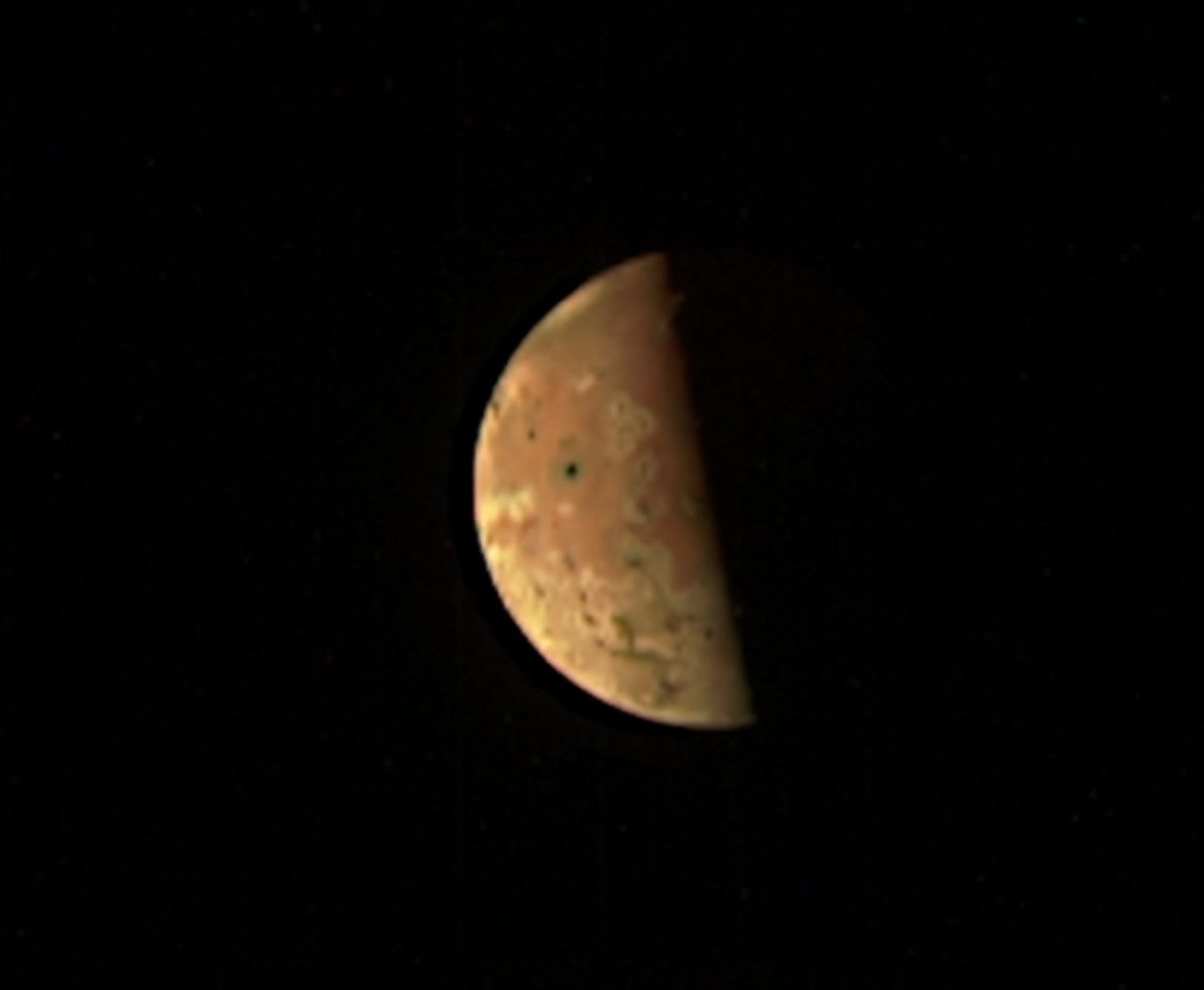 【▲ 参考：2022年12月15日にアメリカ航空宇宙局（NASA）の木星探査機ジュノーが撮影した木星の衛星イオ（Credit: NASA/JPL-Caltech/SwRI/MSSS）】