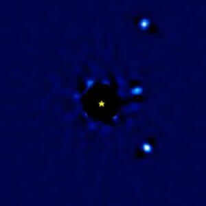 実際の観測画像を使った動画が公開　133光年先にある4つの太陽系外惑星の12年間に渡る公転運動