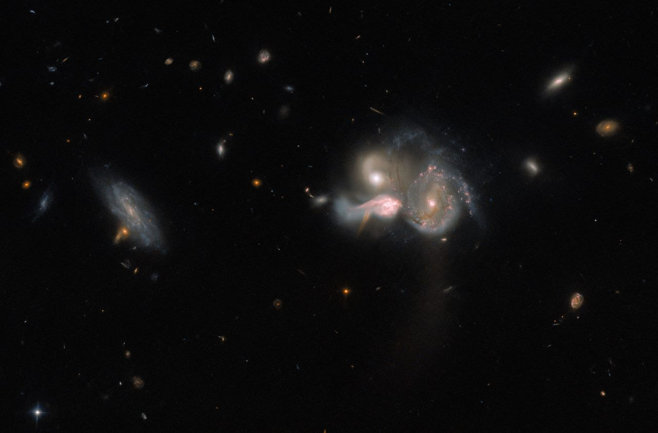 【▲ ハッブル宇宙望遠鏡が撮影した相互作用銀河「SDSSCGB 10189」（Credit: ESA/Hubble & NASA, M. Sun）】