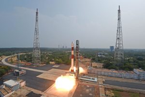 インド、PSLVロケットの打ち上げに成功 シンガポールの衛星を2機搭載