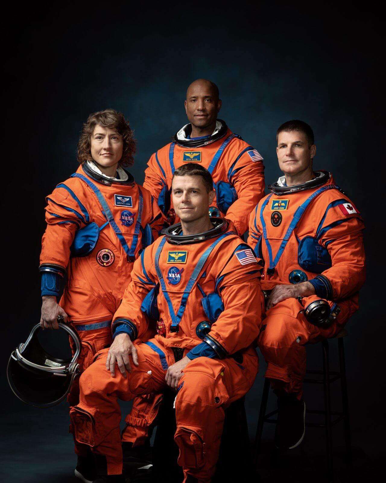 【▲ 「アルテミス2」ミッションに参加する4名のクルー。NASAのクリスティーナ・コック宇宙飛行士（左）、ビクター・グローバー宇宙飛行士（中央上）、リード・ワイズマン宇宙飛行士（中央下）。CSAのジェレミー・ハンセン宇宙飛行士（右）（Credit: Josh Valcarcel）】