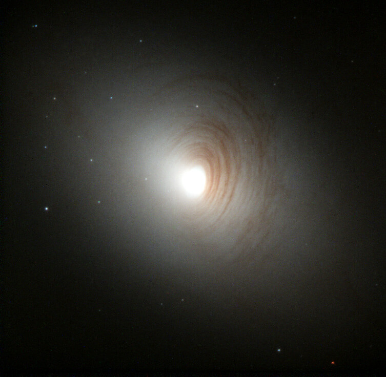 【▲ ハッブル宇宙望遠鏡で撮影されたレンズ状銀河「NGC 2787」（Credit: NASA and The Hubble Heritage Team (STScI/AURA); Acknowledgment: M. Carollo (Swiss Federal Institute of Technology, Zurich)）】