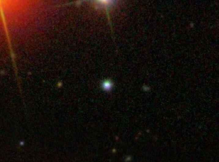 【▲ 図2: SDSS (スローン・デジタル・スカイサーベイ) によって撮影されたLAMOST J101051.9+235850.2の可視光画像。 (Image Credit: SDSS / 国立天文台) 】