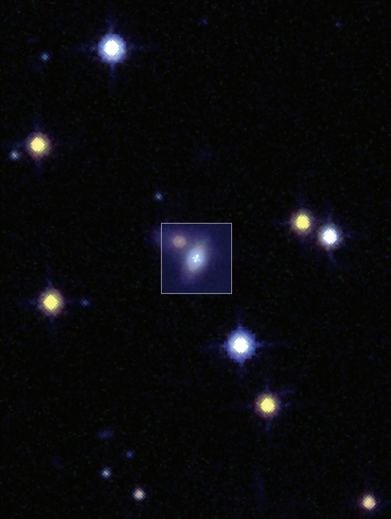 【▲ W.M.ケック天文台の「ケック望遠鏡」で取得された超新星「SN 2022qmx」、通称「SN Zwicky」。重力レンズ効果によって4つに分裂して見えている（Credit: Joel Johansson）】
