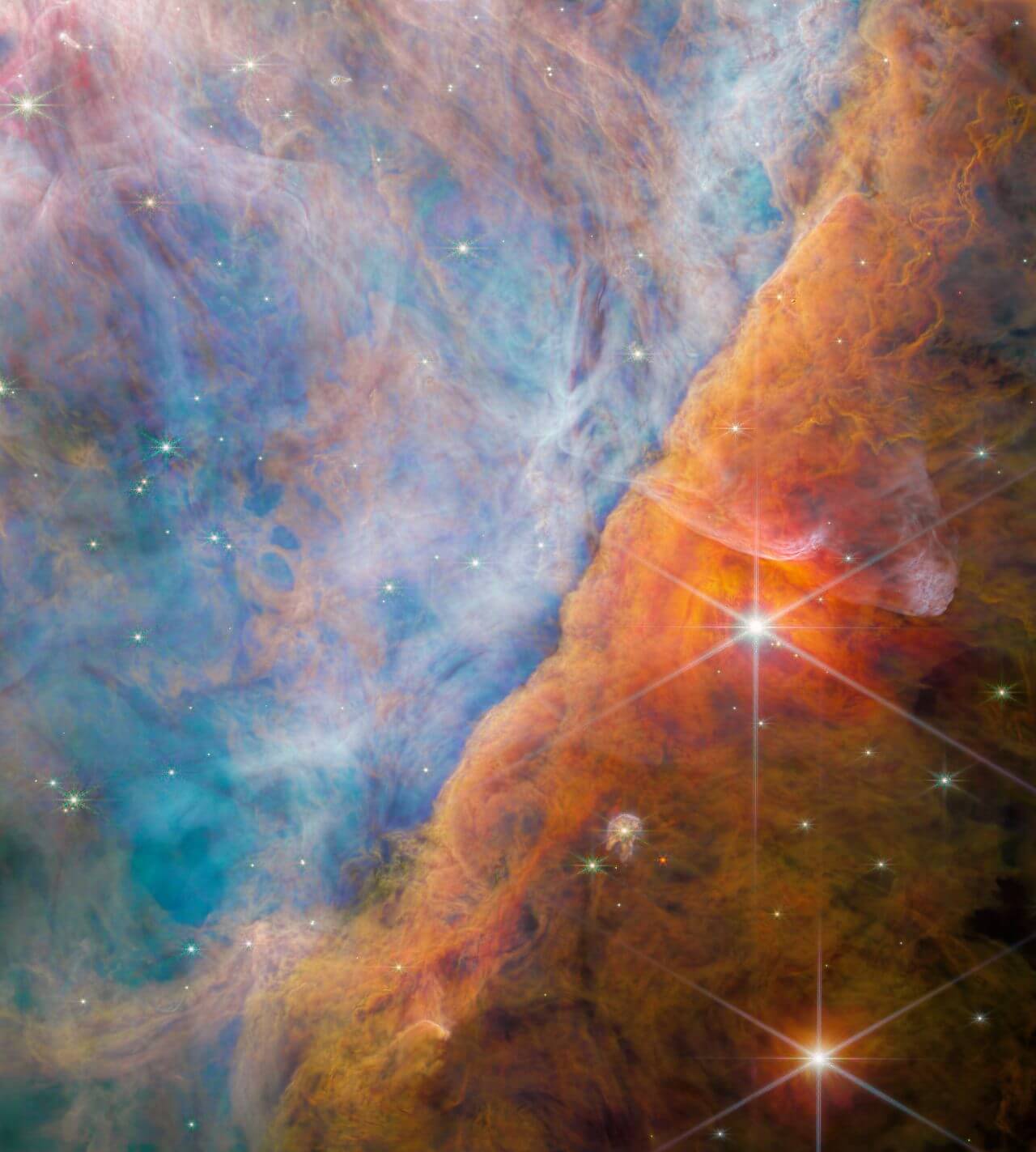 【▲ ジェイムズ・ウェッブ宇宙望遠鏡の近赤外線カメラ（NIRCam）で観測されたオリオン大星雲の一部、オリオンバーと呼ばれる構造（Credit: ESA/Webb, NASA, CSA, M. Zamani (ESA/Webb), the PDRs4All ERS Team）】