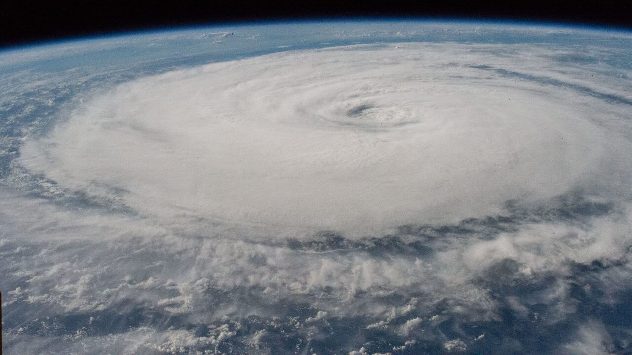 【▲ 国際宇宙ステーションから撮影された日本付近の台風。日本時間2023年8月12日撮影（Credit: NASA）】
