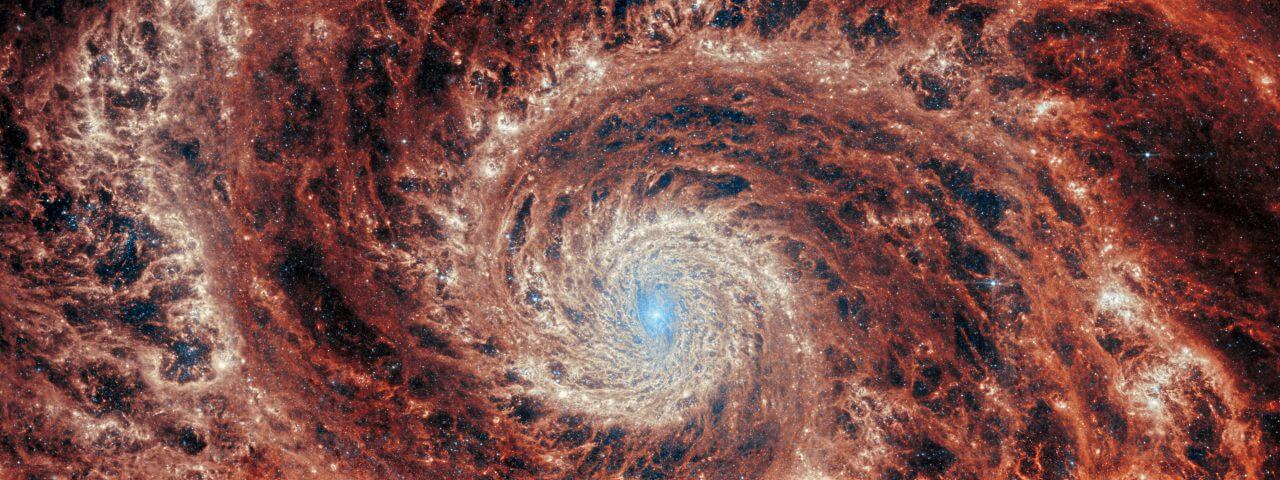 【▲ Near the center of spiral galaxy M51 observed by the James Webb Space Telescope's Medium Infrared Observatory (MIRI).  The color scheme of the wavelengths is different from the first image (5.6 µm cyan, 7.7 µm orange) (Image credit: ESA/Webb, NASA & CSA, A. Adamo (Stockholm University) and FEAST JWST Team)]