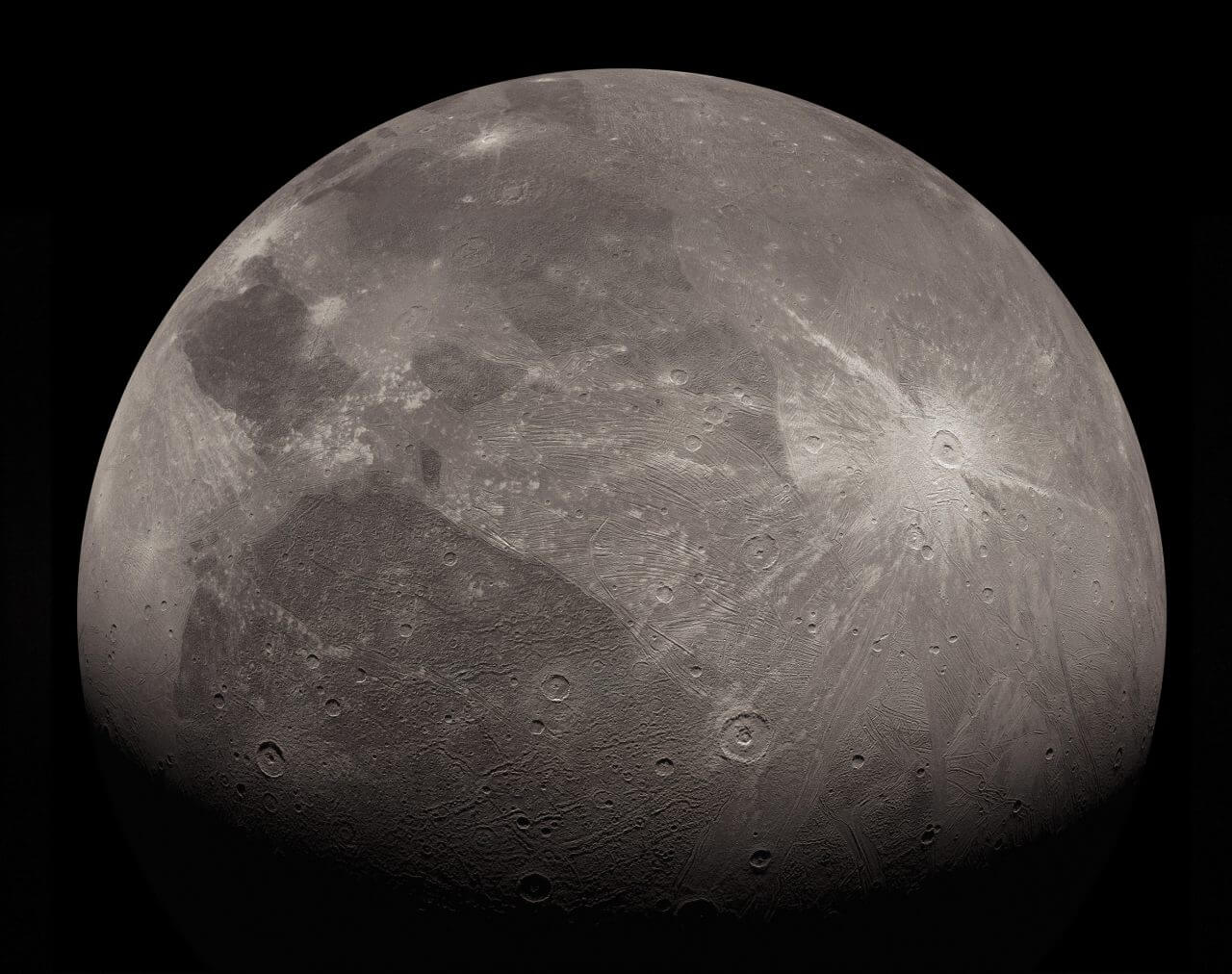【▲ 木星の衛星ガニメデ。アメリカ航空宇宙局（NASA）の木星探査機「Juno（ジュノー）」」の可視光カメラ「JunoCam」で2021年6月に撮影（Credit: NASA/JPL-Caltech/SwRI/MSSS/Kalleheikki Kannisto）】