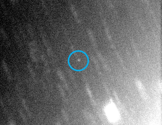 [▲الشكل 4: S/2002 N 5 (نقطة بيضاء داخل الدائرة) تم التقاطه باستخدام تلسكوب ماجلان في 3 سبتمبر 2021.  (مصدر الصورة: سكوت س. شيبارد، تلسكوب ماجلان (إضافات المؤلف في الدوائر)]