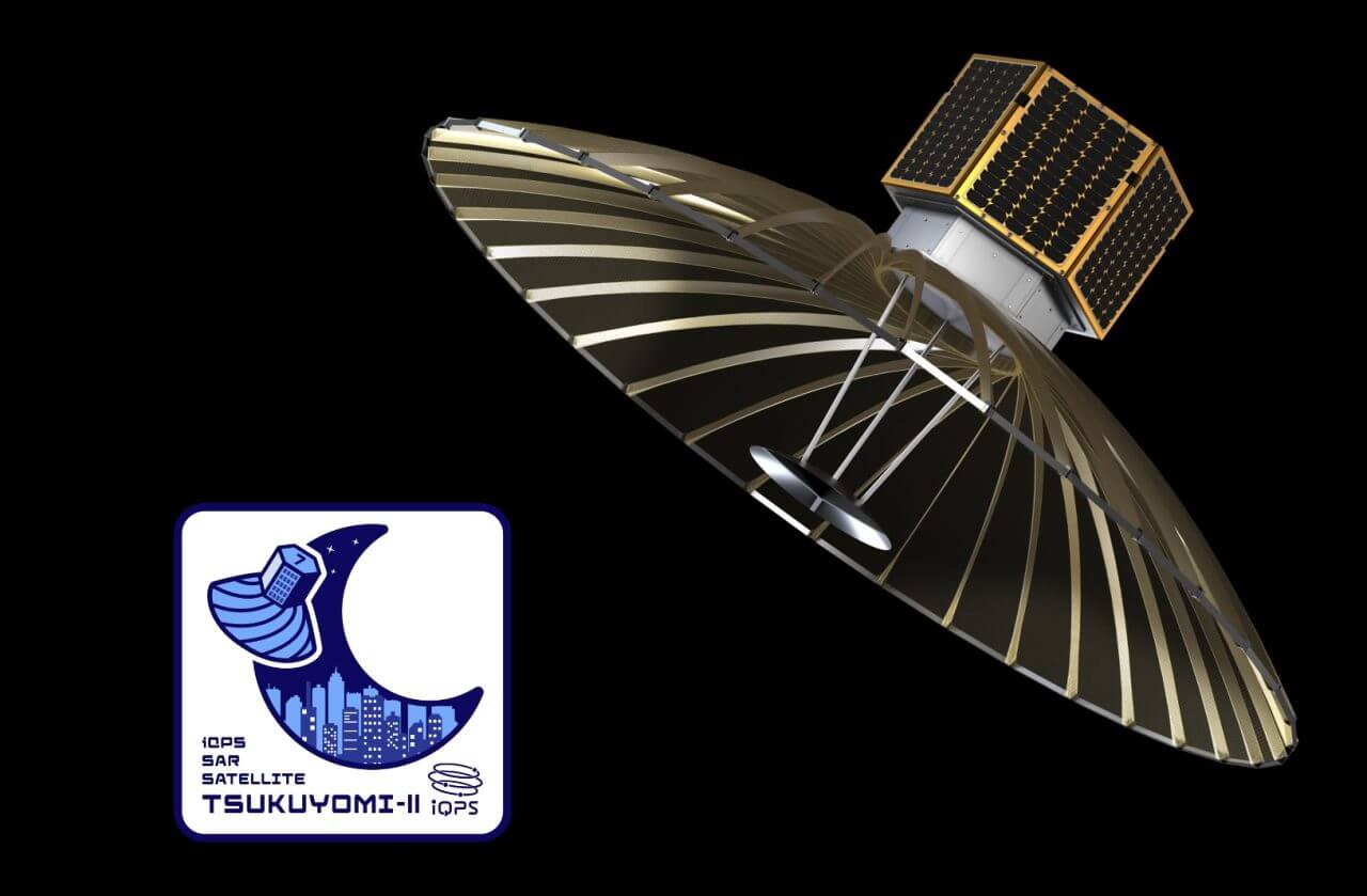 【▲ 小型SAR衛星「QPS-SAR7号機」、愛称「ツクヨミ-II」の想像図とミッションマーク（Credit: QPS研究所）】