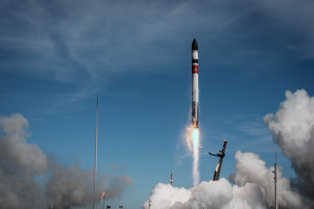 【▲ ニュージランドにあるロケットラボの射場から打ち上げられたエレクトロンロケット（Credit: Rocket Lab）】