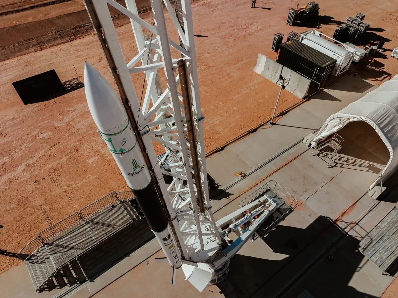 【▲ 発射台に設置され、打ち上げを待つSR75（Credit: Southern Launch）】