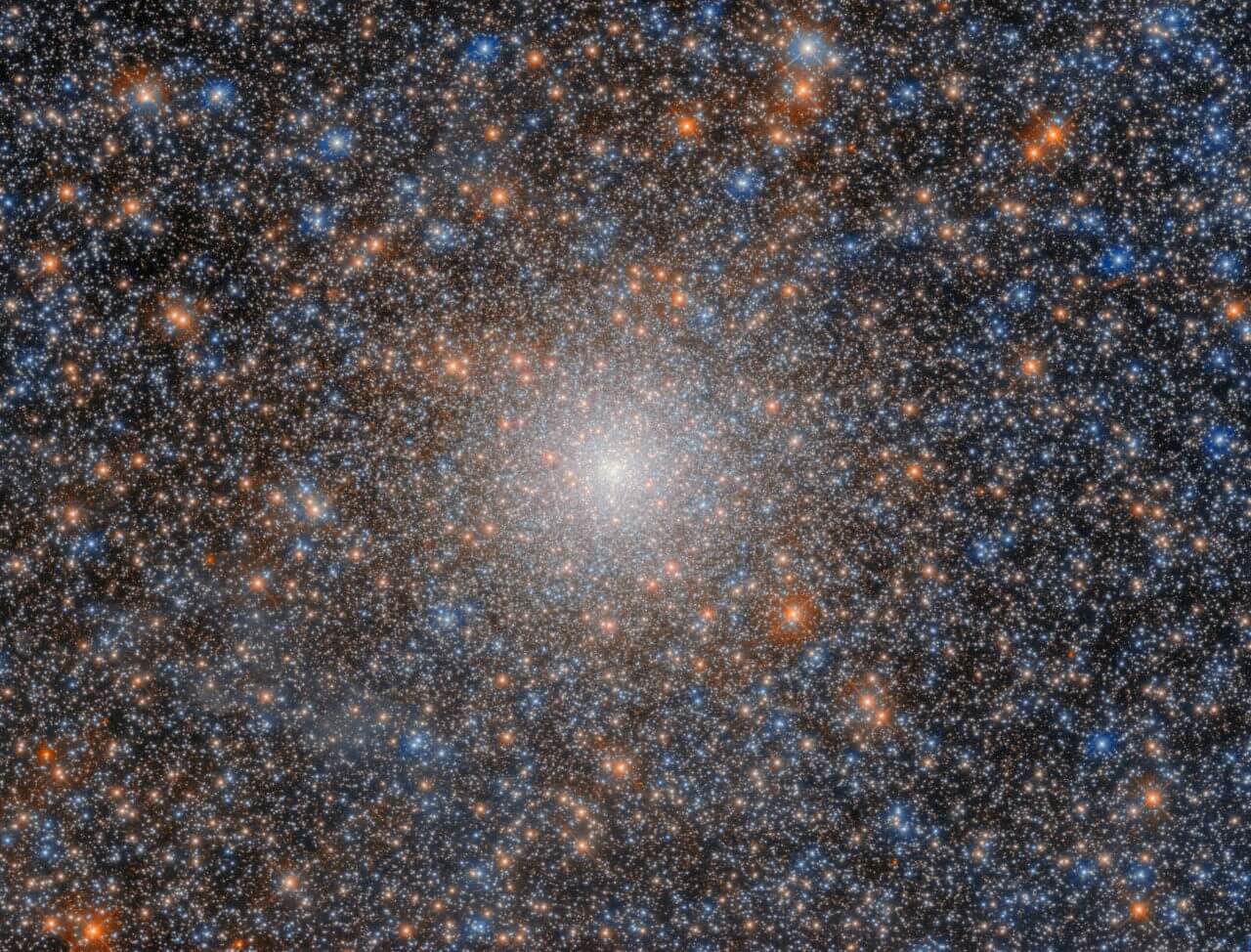 【▲ ハッブル宇宙望遠鏡の「広視野カメラ3（WFC3）」で撮影された球状星団「NGC 2005」（Credit: ESA/Hubble & NASA, F. Niederhofer, L. Girardi）】