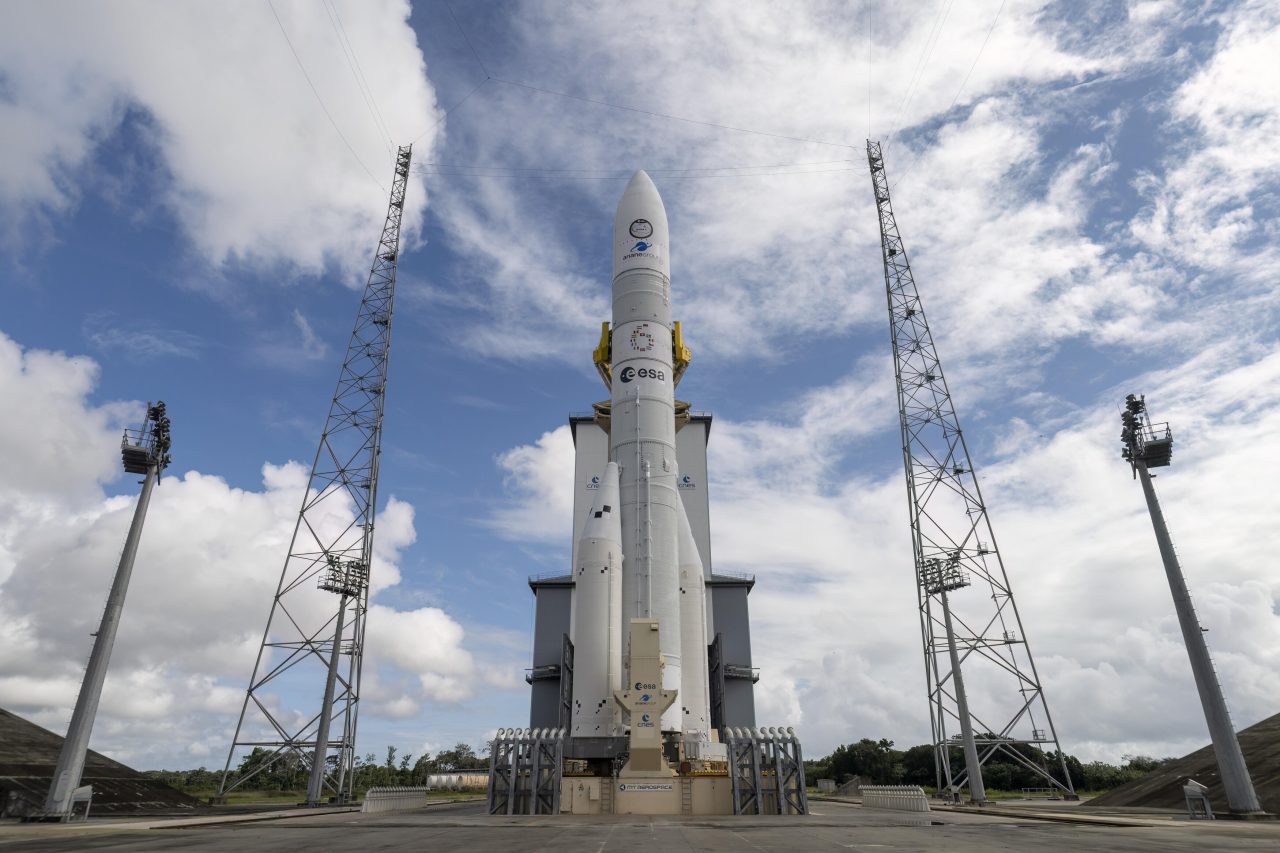【▲ ヨーロッパの新型ロケット「Ariane 6（アリアン6）」初号機。ギアナ宇宙センターにて2024年6月20日撮影（Credit: ESA–L. Bourgeon）】