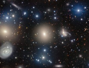 ハワイの望遠鏡で撮影された“ペルセウス座”の楕円銀河「NGC 1270」