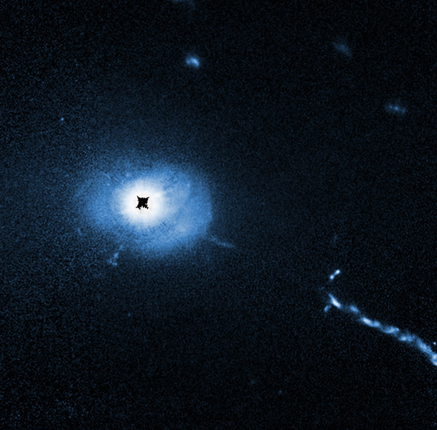 クエーサー「3C 273」の知られざる構造　ハッブル宇宙望遠鏡の観測で発見