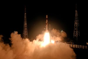 インド宇宙研究機関、ドッキング技術実証ミッションの衛星を打ち上げ