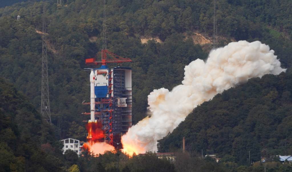 中国、長征3号Bロケットによる通信技術試験衛星13号の打ち上げに成功