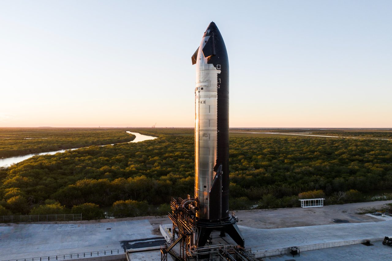 SpaceXは、先月から不幸なテスト済みの宇宙船飛行の繰り返しを準備します