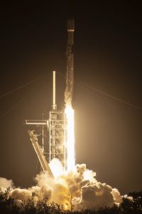 スペースX、日米民間の月着陸機「ブルーゴースト」「レジリエンス」打ち上げ成功