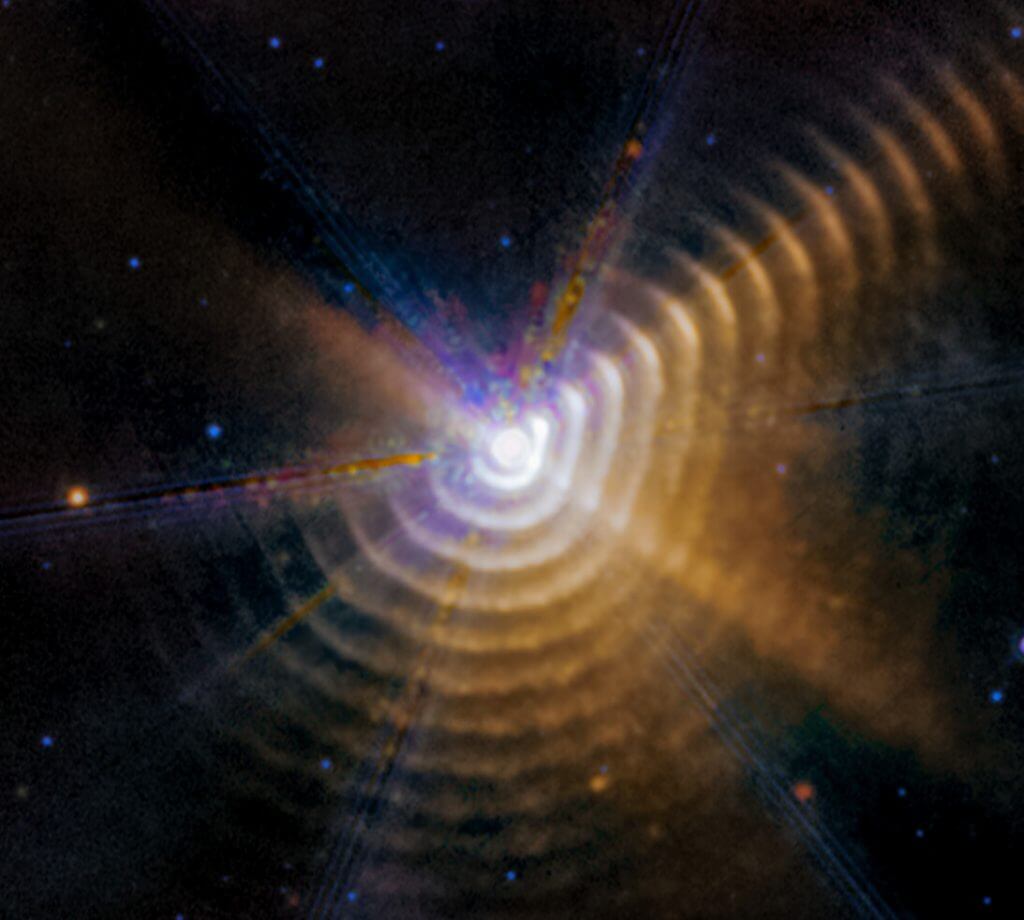 Rayet 猛スピードで拡大中? ウェッブ宇宙望遠鏡が観測したウォルフ・ライエ星のリング