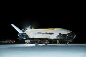 アメリカ宇宙軍の無人スペースプレーン「X-37B」が8回目のミッションへ　2025年8月打ち上げ予定