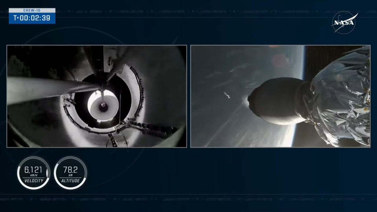 Falcon 9ロケット1段目と2段目の分離の様子。NASAのライブ配信から(Credit: NASA)
