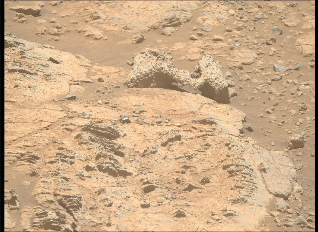 2025年5月4日の火星の風景：これも自然の造形？【今日の宇宙画像】