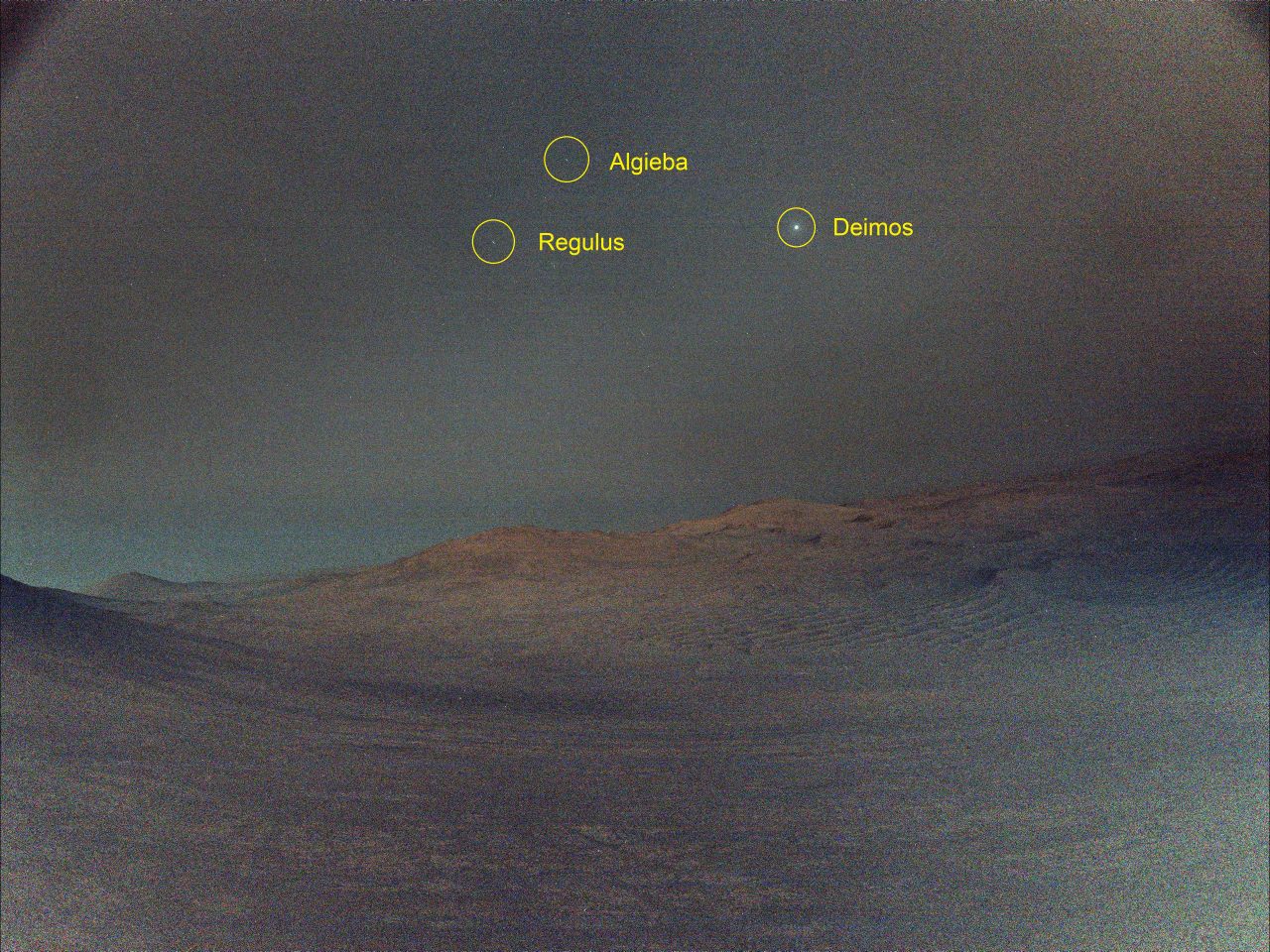 ダイモス(Deimos)、レグルス(Regulus)、アルギエバ(Algieba)の位置を注釈で示したバージョン