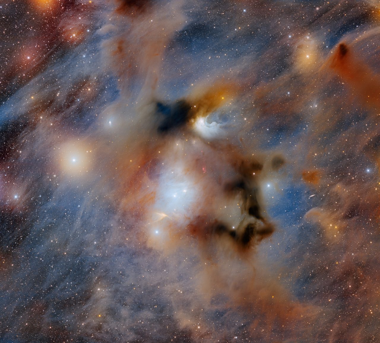 幻想的なカメレオン座の星形成領域 ダークエネルギーカメラが観測【今日の宇宙画像】