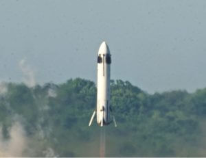 ホンダ子会社が再使用型ロケットの垂直離着陸実験に成功　約1分間飛行