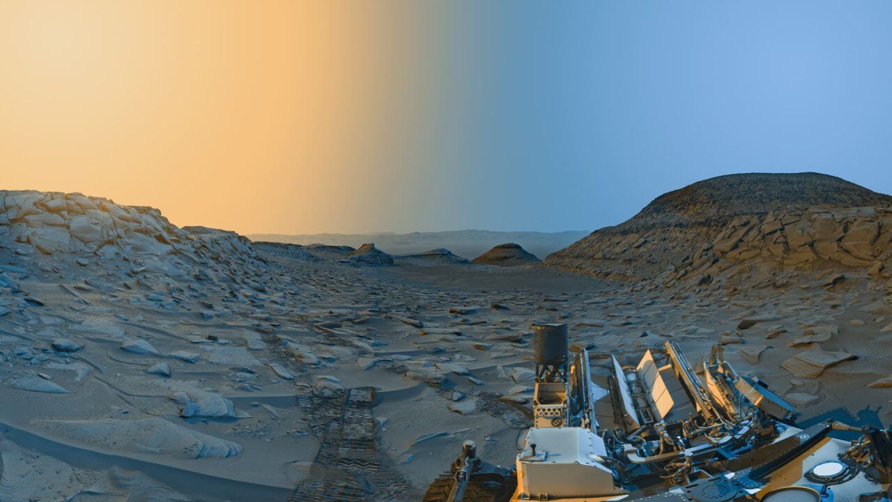 火星の午後と午前。キュリオシティが捉えた“黄と青”の幻想的な景色【今日の宇宙画像】