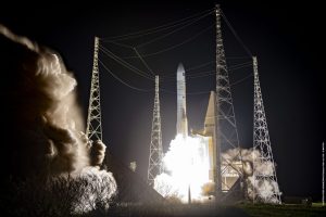 アリアンスペース、「アリアン6」ロケットで地球観測衛星を打ち上げ