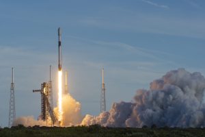 スペースX、アマゾン「プロジェクト・カイパー」の衛星打ち上げ　衛星数は100機を突破