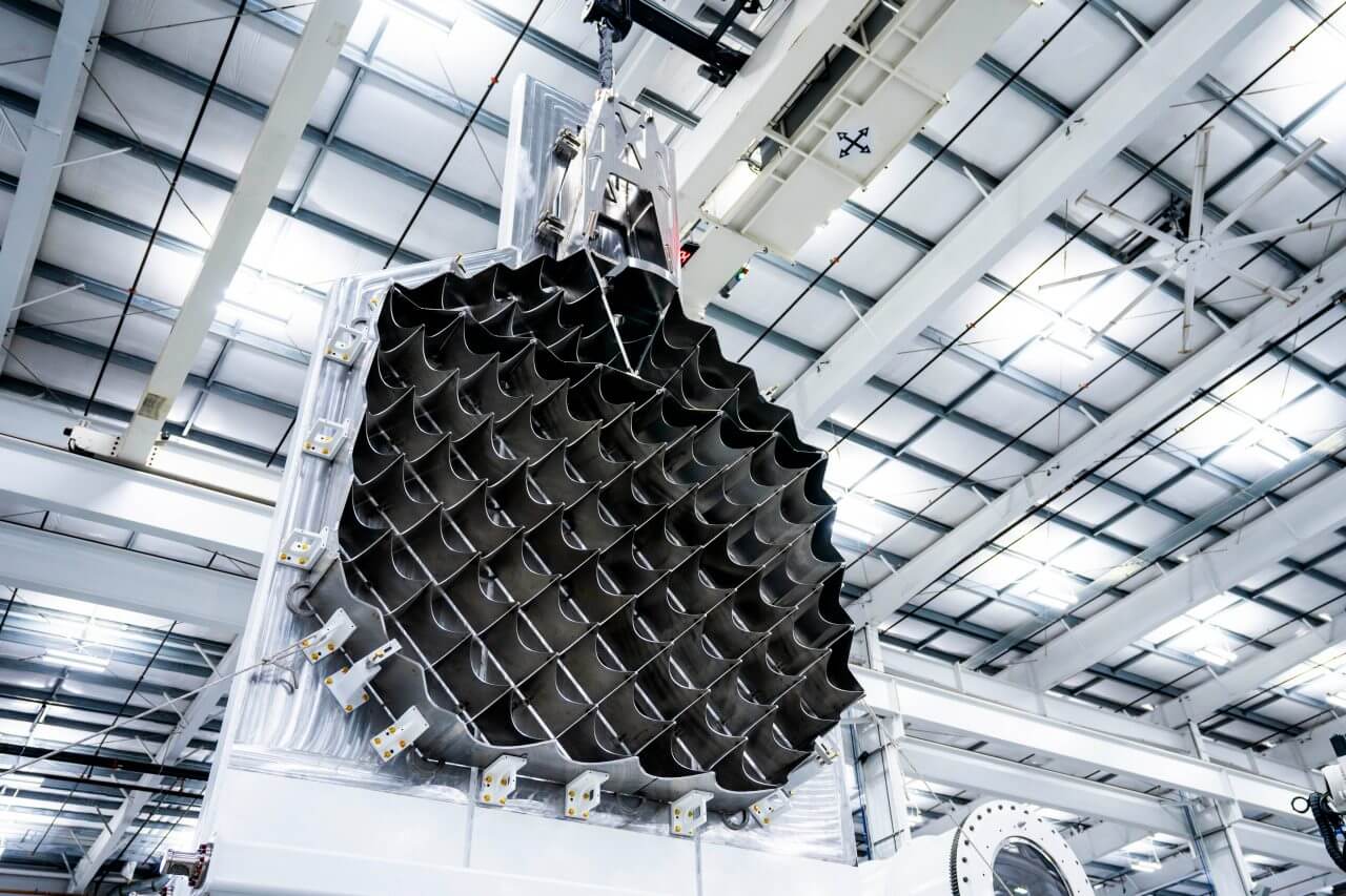 SpaceXが画像を公開した次世代Super Heavy用の新型グリッドフィン（Credit: SpaceX）