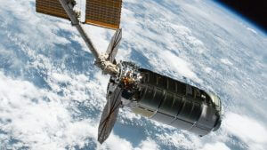 NASAがミッション終了前の補給船をISSから一時的に分離　その理由は？