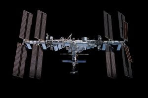 国際宇宙ステーションで宇宙飛行士の長期滞在が開始されてから25周年