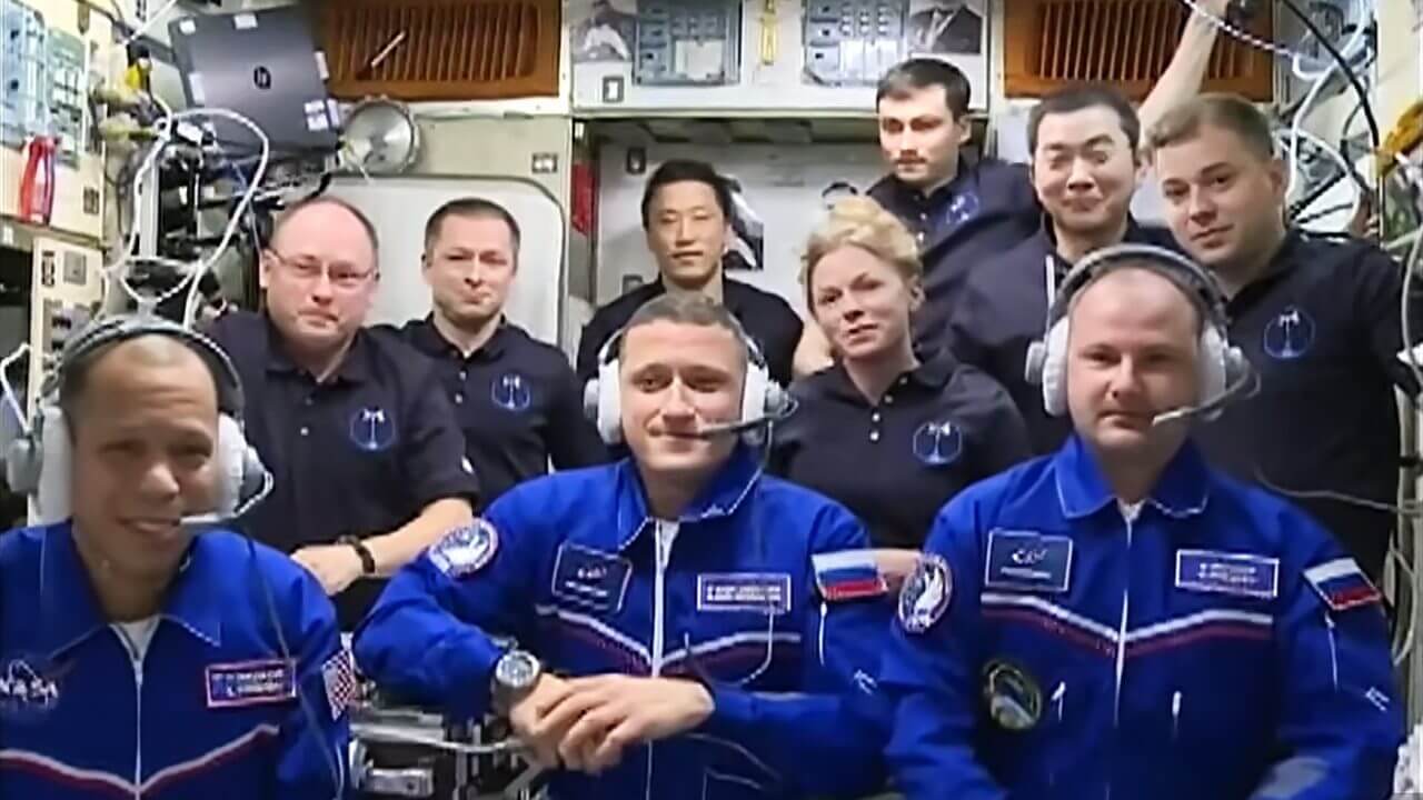 ISS=国際宇宙ステーションで合流したSoyuz MS-28のクルーと第73次長期滞在クルー(Credit: NASA)