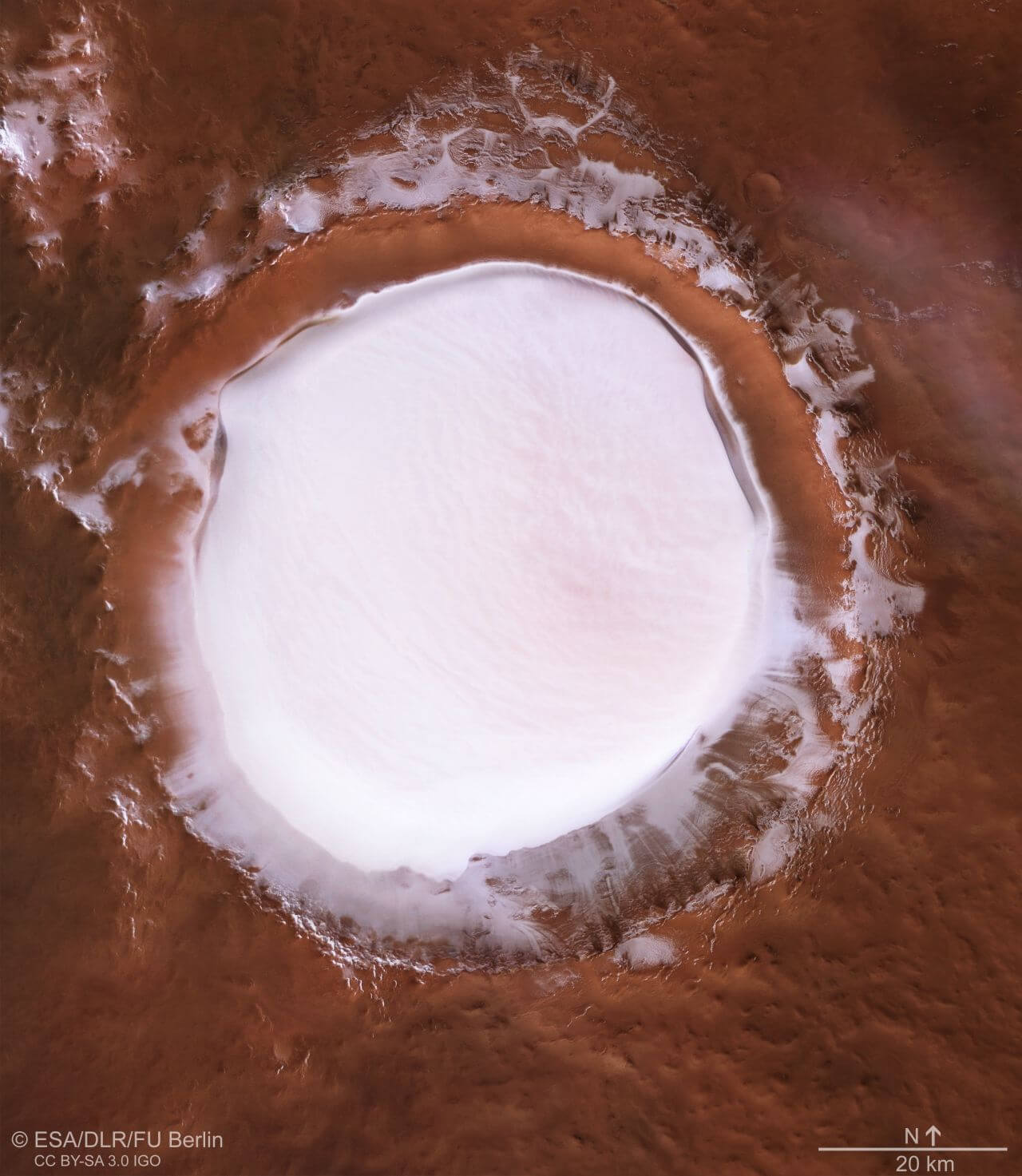 火星探査機「マーズ・エクスプレス」が撮影した「コロリョフ・クレーター」（Credit: ESA/DLR/FU Berlin）