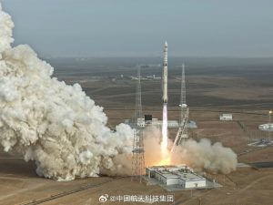 中国が新型ロケット「長征12号A」初打ち上げ　2段目軌道投入も1段目回収には失敗