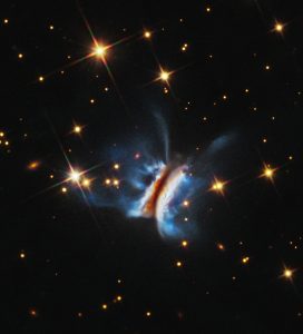 愛称「ドラキュラのチビート」 ハッブル宇宙望遠鏡が観測した“ケフェウス座”の原始惑星系円盤
