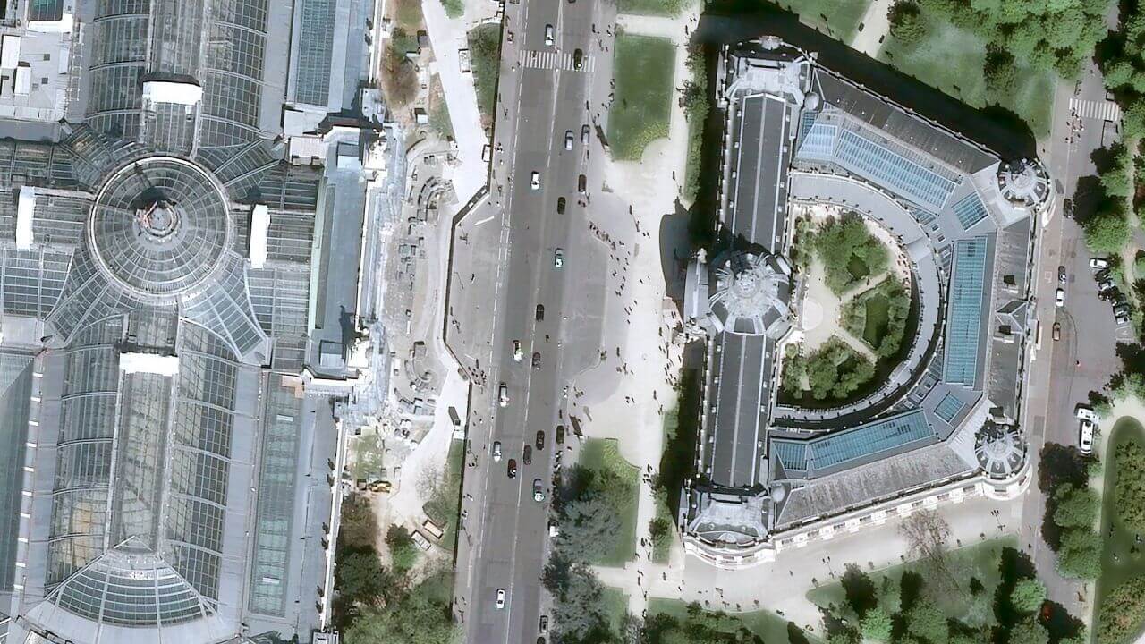 エアバス、解像度20cm級の地球観測衛星「プレアデス・ネオ・ネクスト」を2028年初頭に打ち上げ 2 プレアデス・ネオが撮影したパリの衛星画像サンプル(Credit: Airbus)