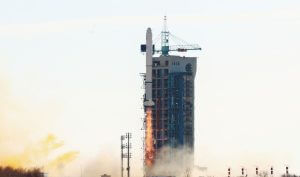 中国が「長征2号C」ロケットを打ち上げ　アルジェリアの衛星「AlSat-3A」を軌道投入