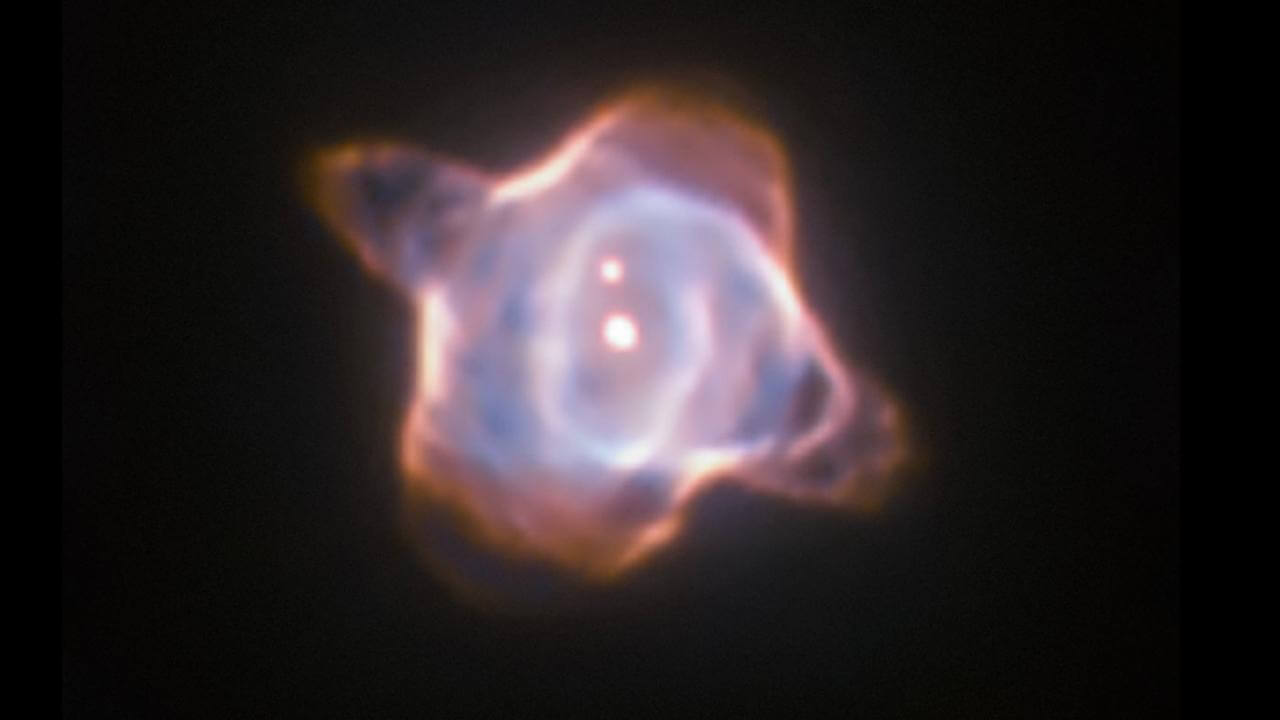 誕生直後から消えゆく姿まで、変化をたどれる惑星状星雲「アカエイ星雲」 3つの特徴