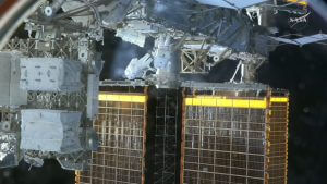 ISSで2026年最初の船外活動を実施　NASA宇宙飛行士2名が新型太陽電池の増設準備作業を行う