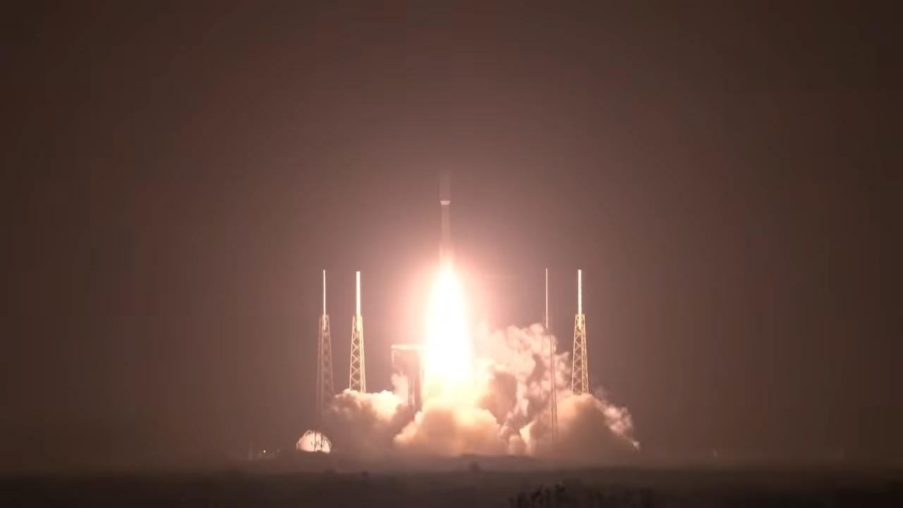 ULAがアトラスVでAmazonの衛星29機を打ち上げ 同ロケットの最大搭載量を更新 2 Amazon Leoの衛星29機を搭載して打ち上げられるアトラスVロケット(Credit: ULA)