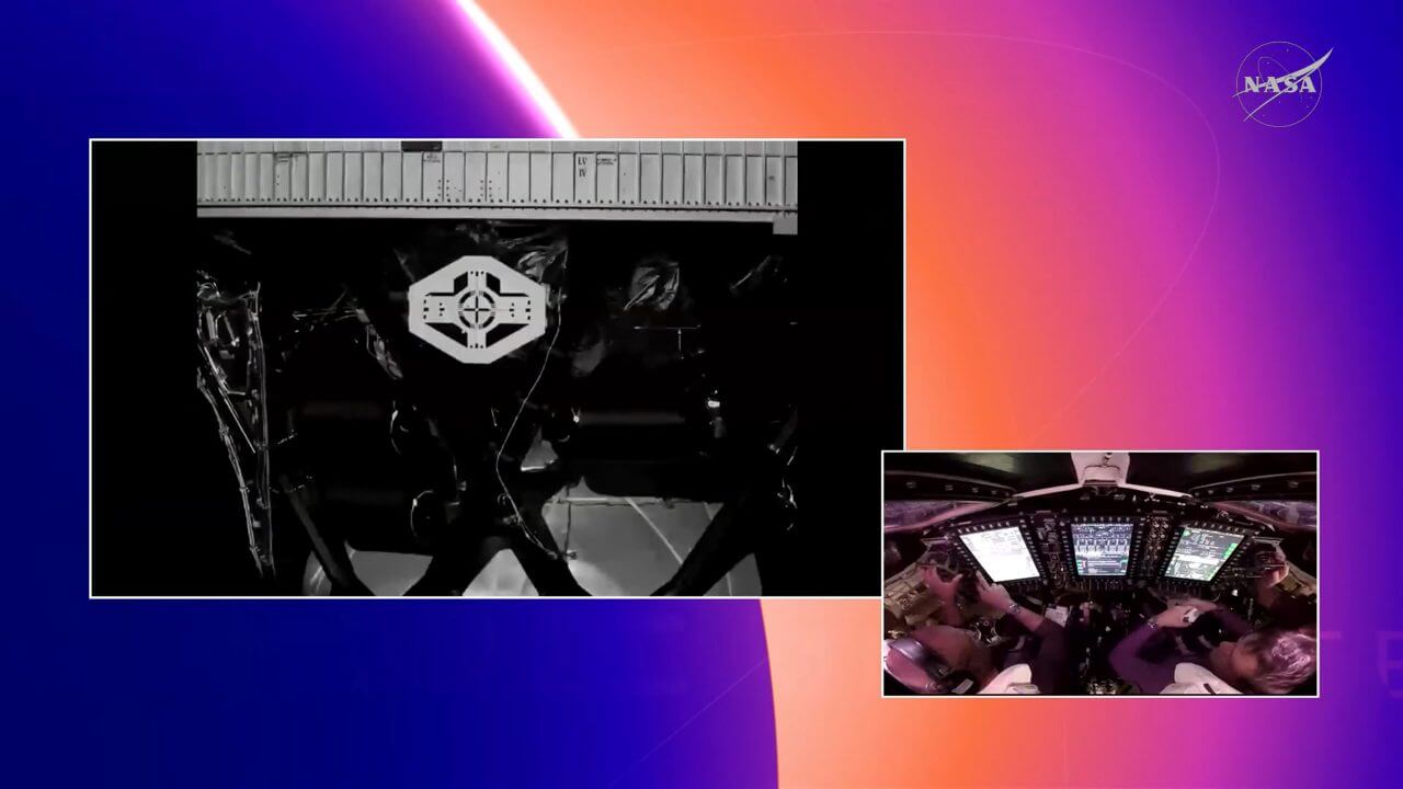 近傍運用の実証中にOrion宇宙船のカメラが捉えたSLS上段（2段目）の様子（左）と、船内の様子（右）。NASAのライブ配信から引用（Credit: NASA）