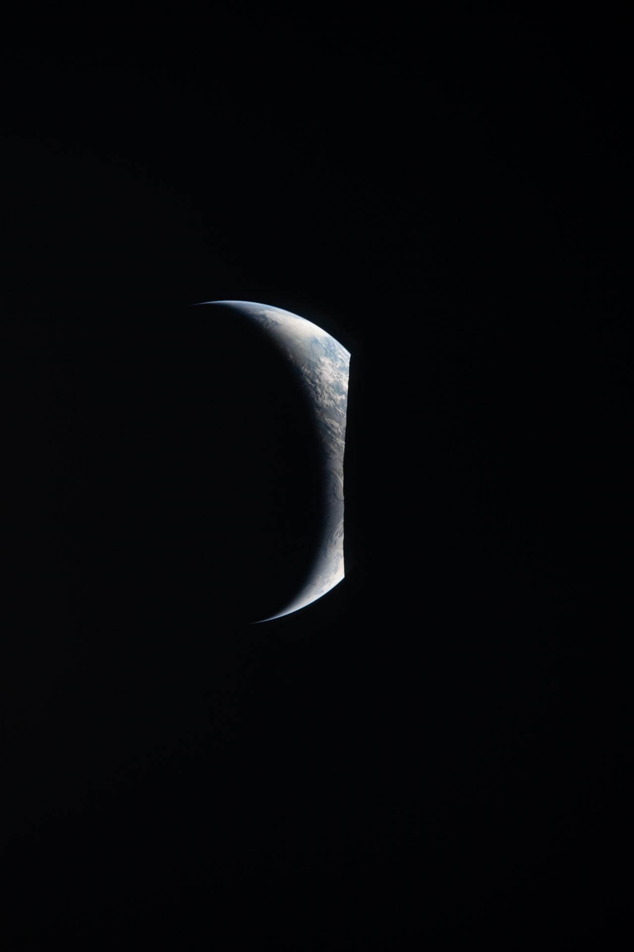 NASA有人月ミッション「アルテミスII」宇宙船は地球への帰路に 着水は 